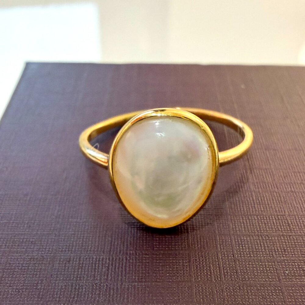 Linjer Gold Vermeil Mother of Pearl Oval Ring - Picture 8 of 11